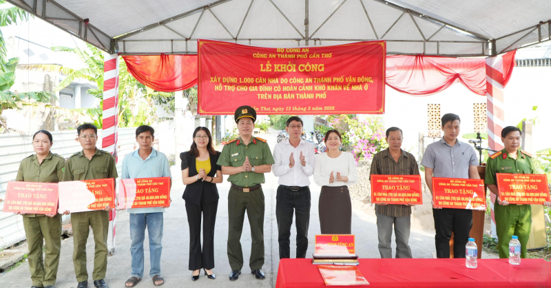 Công an TP Cần Thơ khởi công xây dựng 1.000 căn nhà tình nghĩa -1