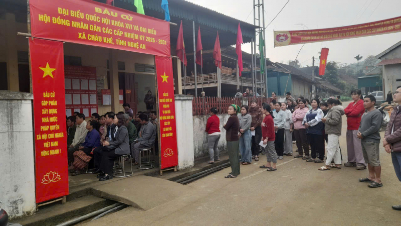 Đồng bào Đan Lai nô nức trong ngày bầu cử sớm -0