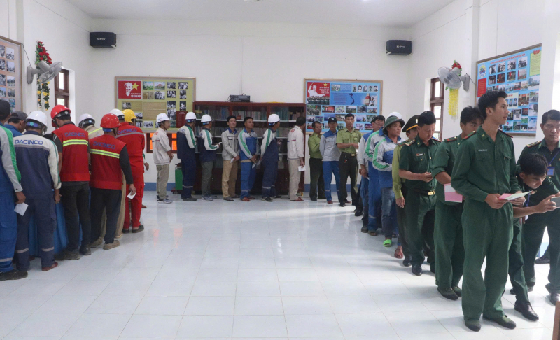 Cử tri bỏ phiếu bầu cử sớm ở hai đảo Hòn Khoai và Hòn Chuối ở Cà Mau -0