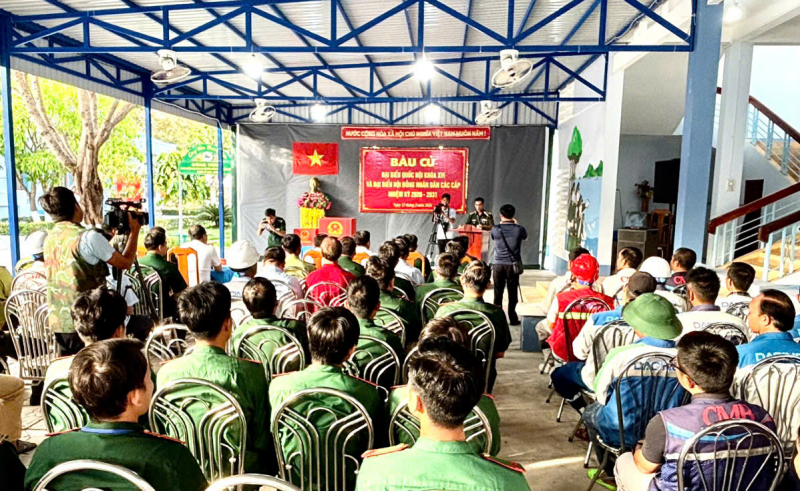 Cử tri bỏ phiếu bầu cử sớm ở hai đảo Hòn Khoai và Hòn Chuối ở Cà Mau -2