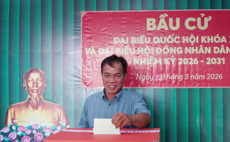 Cử tri bỏ phiếu bầu cử sớm ở hai đảo Hòn Khoai và Hòn Chuối ở Cà Mau -0