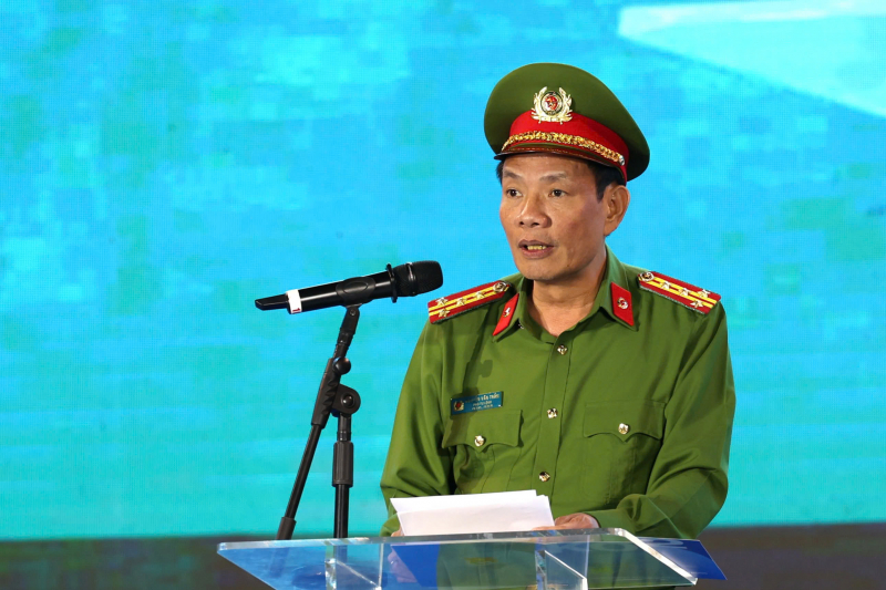 “Món quà đặc biệt” dành cho các tân binh -0