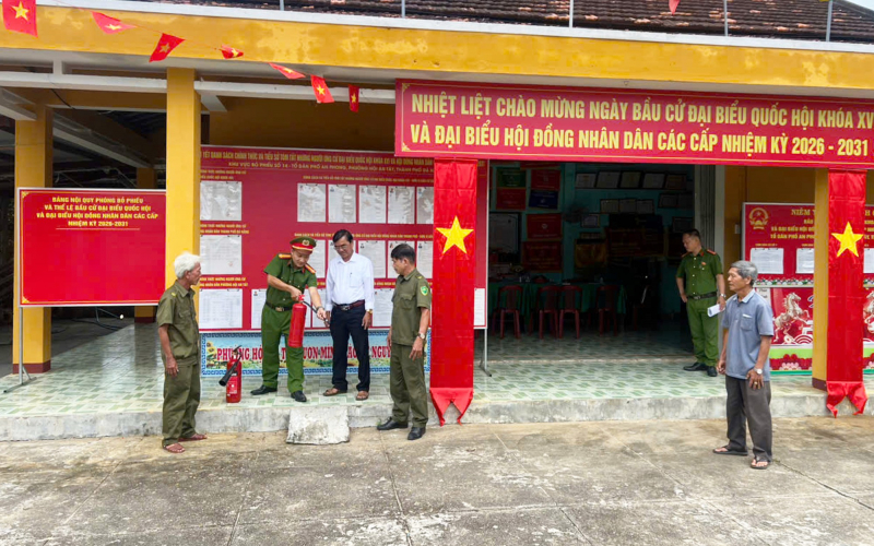 Giữ nhịp bình yên cho ngày hội bầu cử ở đô thị di sản -0