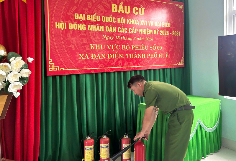 Công an TP Huế tăng cường kiểm tra, đảm bảo an toàn phòng cháy, chữa cháy tại các điểm bầu cử -0