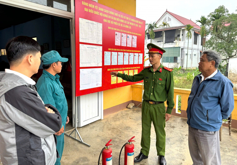 Công an TP Huế tăng cường kiểm tra, đảm bảo an toàn phòng cháy, chữa cháy tại các điểm bầu cử -0