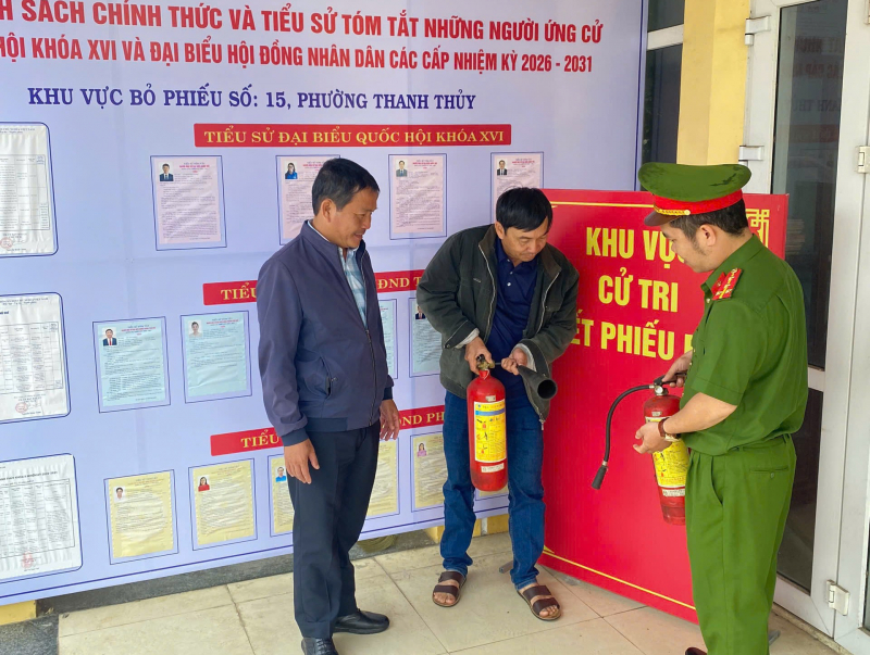 Công an TP Huế tăng cường kiểm tra, đảm bảo an toàn phòng cháy, chữa cháy tại các điểm bầu cử -0