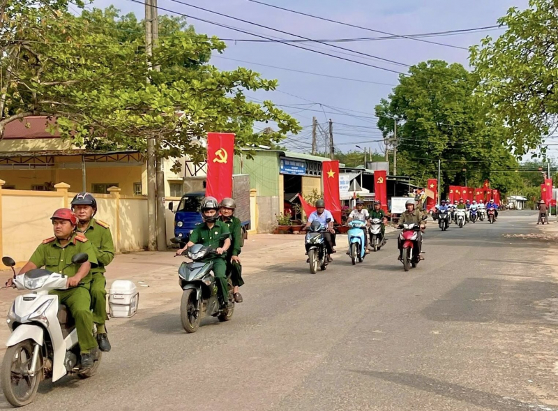 Rộn ràng “Ngày hội non sông” nơi biên giới của tỉnh Đồng Nai -0