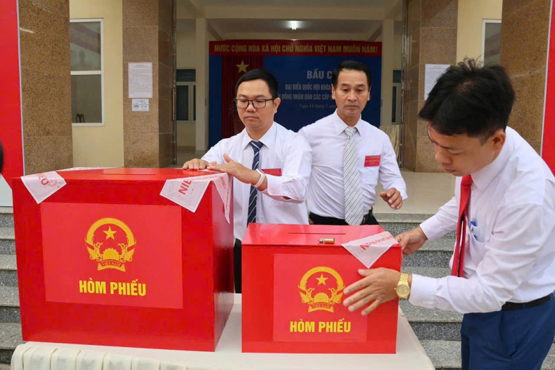 Bầu cử sớm trên đảo tiền tiêu Bạch Long Vĩ -0