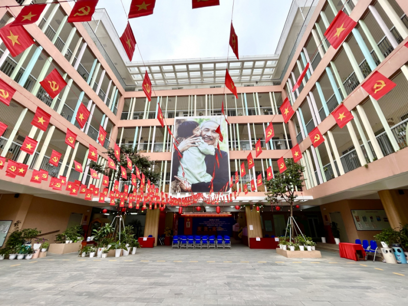 Hà Nội rộn ràng cờ hoa trước ngày bầu cử -0