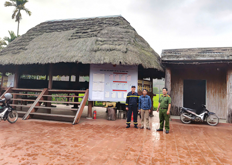 Công an TP Huế tăng cường kiểm tra, đảm bảo an toàn phòng cháy, chữa cháy tại các điểm bầu cử -0