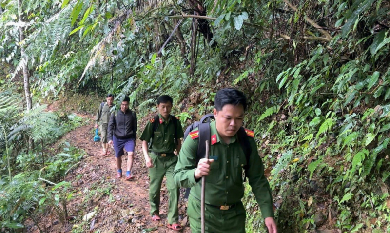 Mang Ngày hội non sông về những bản làng biệt lập -0
