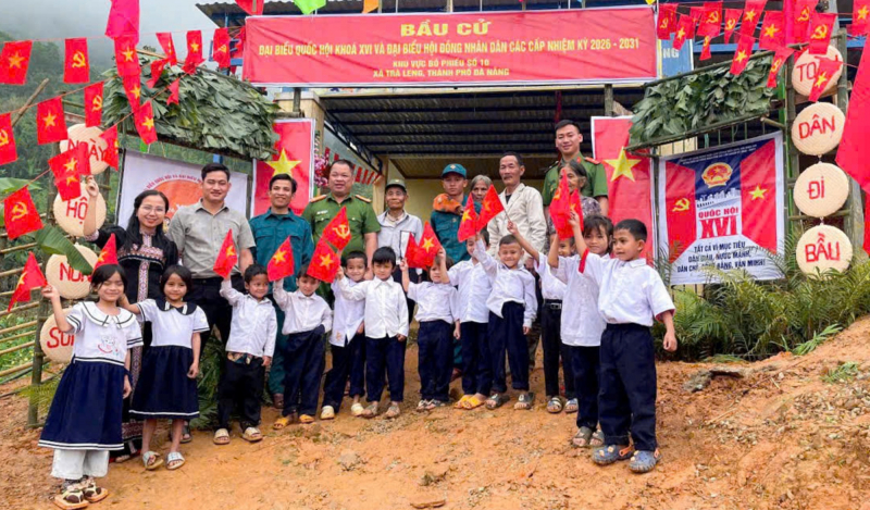 Mang Ngày hội non sông về những bản làng biệt lập -0