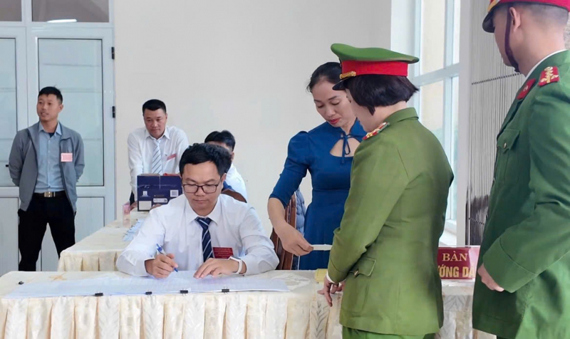 Bầu cử sớm trên đảo tiền tiêu Bạch Long Vĩ -0