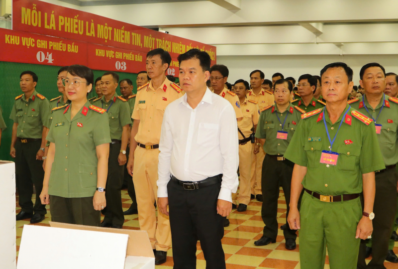 Công an Vĩnh Long - Đồng Tháp hoàn thành việc bỏ phiếu bầu cử -0