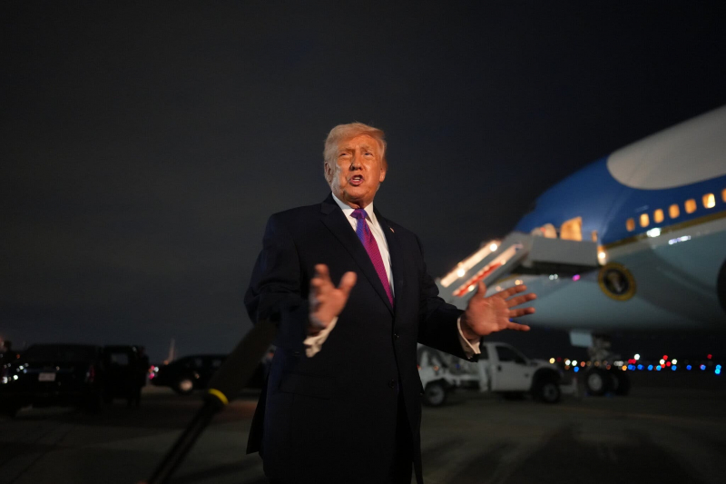 Tổng thống Trump nêu giải pháp khơi thông eo biển Hormuz -0