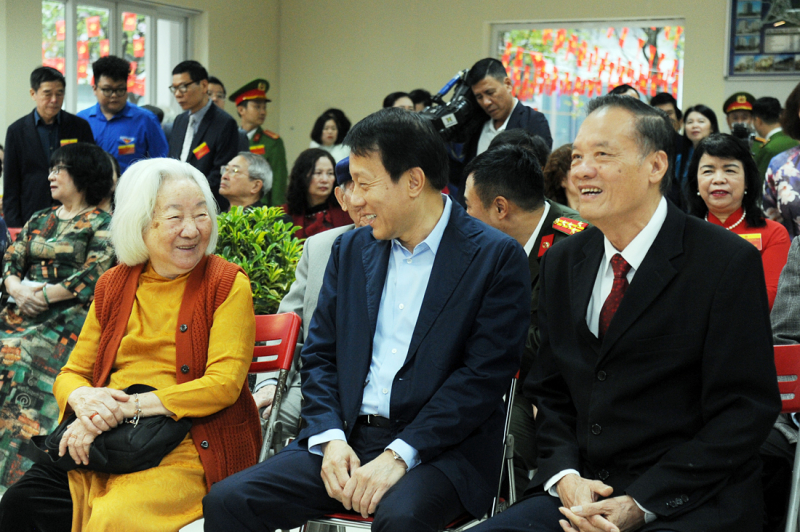 Bộ trưởng Lương Tam Quang bỏ phiếu bầu cử, thực hiện quyền và nghĩa vụ công dân -0