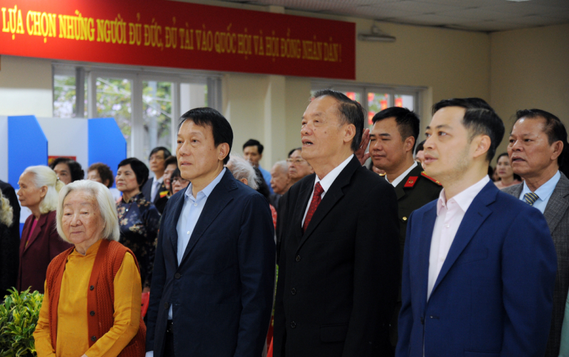 Bộ trưởng Lương Tam Quang bỏ phiếu bầu cử, thực hiện quyền và nghĩa vụ công dân -0