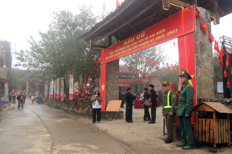 Rộn ràng Ngày hội toàn dân nơi địa đầu Tổ quốc -0