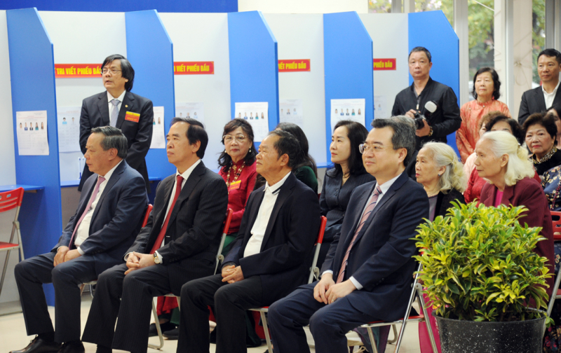 Bộ trưởng Lương Tam Quang bỏ phiếu bầu cử, thực hiện quyền và nghĩa vụ công dân -0