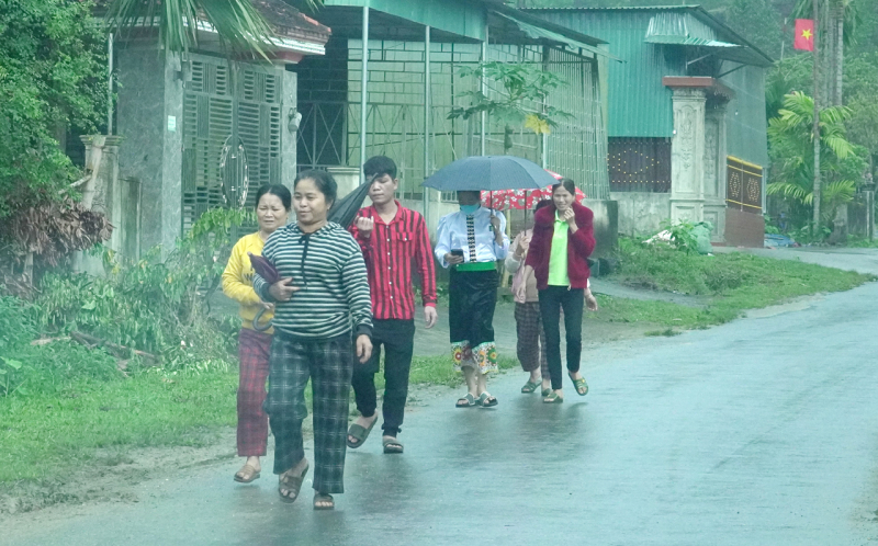 Cử tri vùng biên giới Nghệ An nô nức đi bầu cử -0