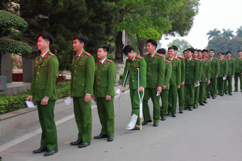 Niềm tự hào của học viên CAND trong lần đầu cầm lá phiếu -0