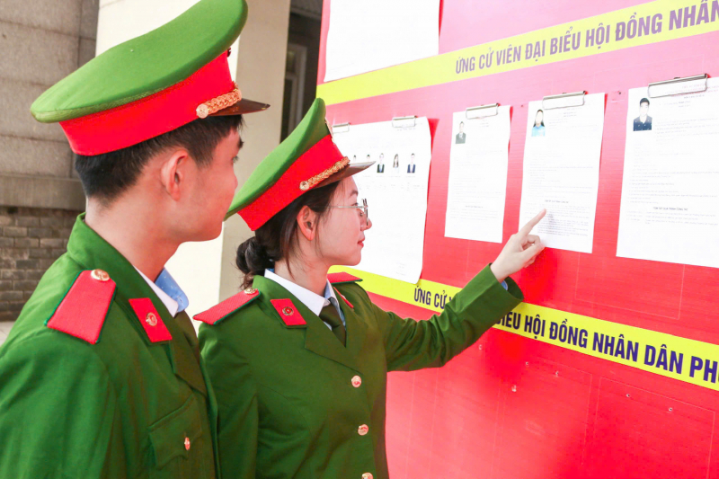 Niềm tự hào của học viên CAND trong lần đầu cầm lá phiếu -0