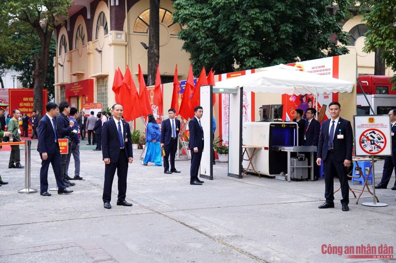 Đảm bảo tuyệt đối an ninh, an toàn tại Khu vực bỏ phiếu số 2, phường Ba Đình -0