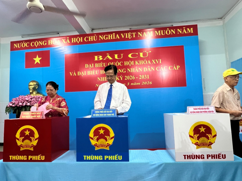 Cử tri TP Hồ Chí Minh nô nức tham gia bầu cử  -1