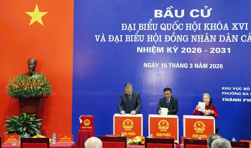 Cử tri cả nước thực hiện quyền và nghĩa vụ thiêng liêng của công dân -0