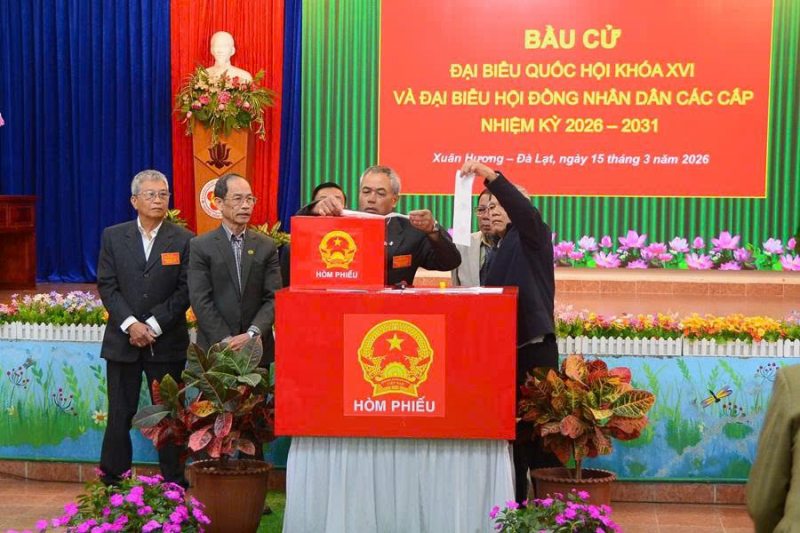 Đồng bào các dân tộc ở Tây Nguyên hân hoan đi bầu cử -0