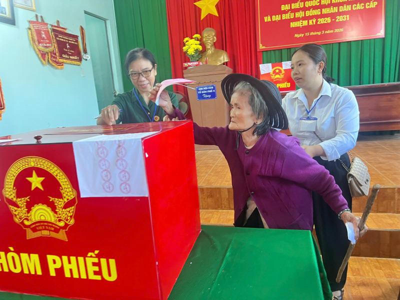 Đồng bào các dân tộc ở Tây Nguyên hân hoan đi bầu cử -0