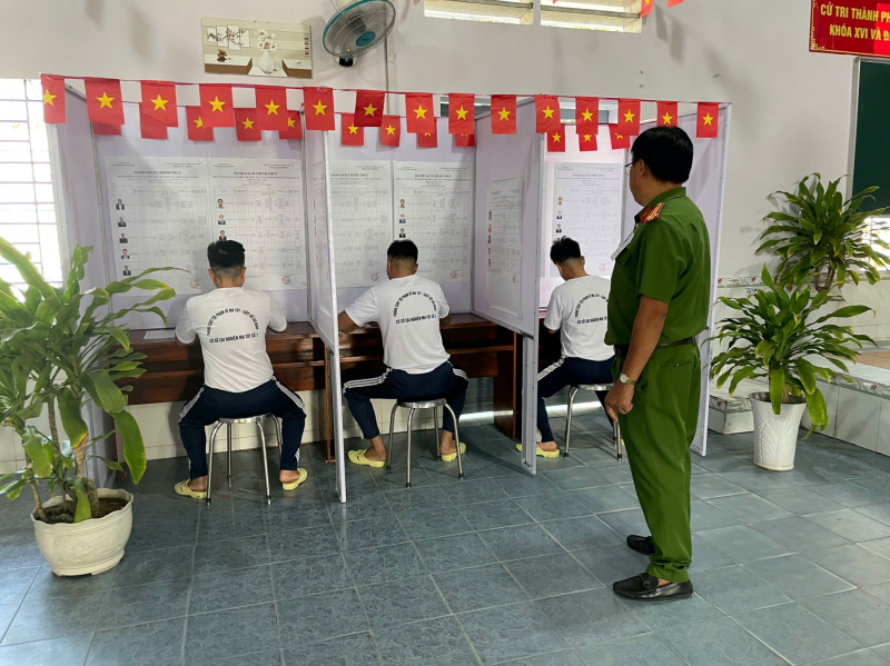 Đảm bảo quyền bầu cử của những cử tri đặc biệt -6