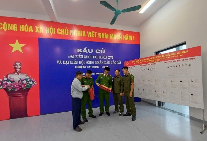 Công an Hà Nội bảo vệ tuyệt đối an ninh, an toàn cuộc bầu cử  -1