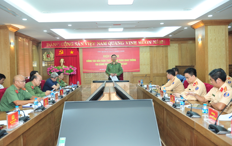 Quyết liệt đảm bảo trật tự, an toàn giao thông tại cảng hàng không, sân bay -0