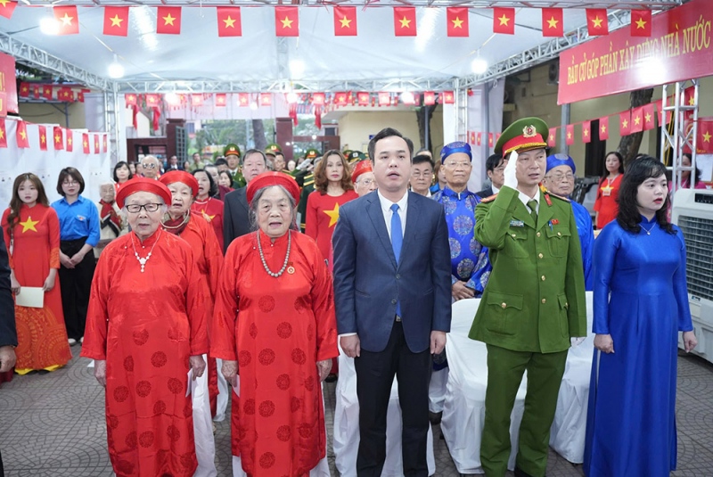 Cử tri cả nước phấn khởi thực hiện quyền làm chủ trong kỳ bầu cử 2026 -0