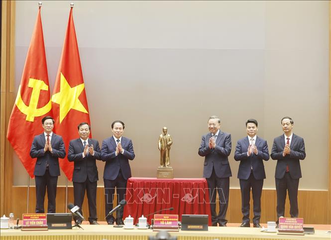 Tổng Bí thư Tô Lâm: Xây dựng thành phố Hải Phòng trở thành trung tâm công nghiệp và cảng biển hiện đại -0