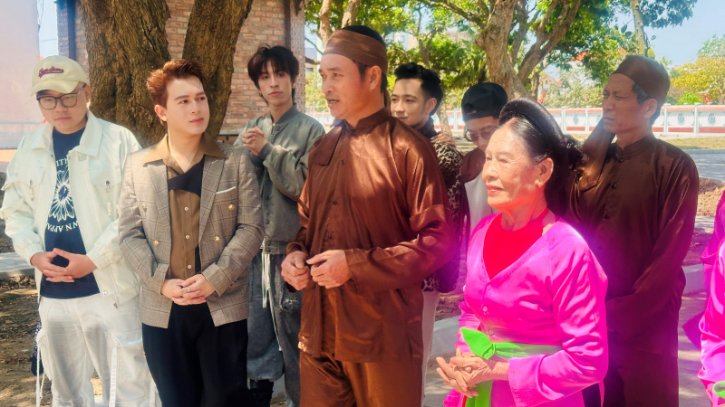 Tái sinh di sản văn hoá bằng ngôn ngữ âm nhạc -0