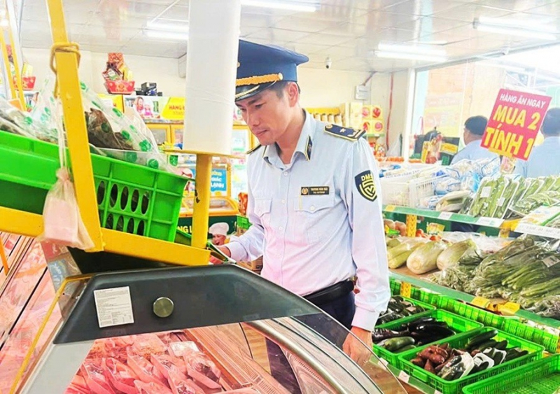 Ngăn chặn lợi dụng giá xăng dầu tăng để tăng giá dịch vụ -0