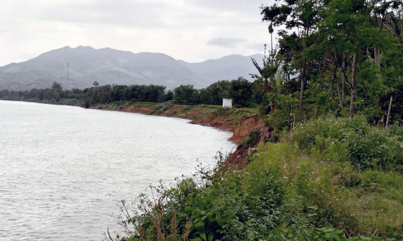 Bờ sông Vu Gia sạt lở nghiêm trọng, người dân mong mỏi kè kiên cố -0