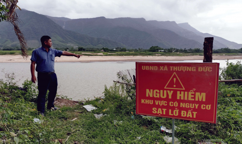 Bờ sông Vu Gia sạt lở nghiêm trọng, người dân mong mỏi kè kiên cố -0