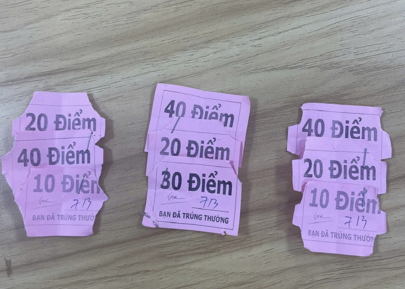 Bắt hàng chục đối tượng  dựng các gian hàng “ma” lừa đảo khách chơi rút thăm trúng thưởng -0