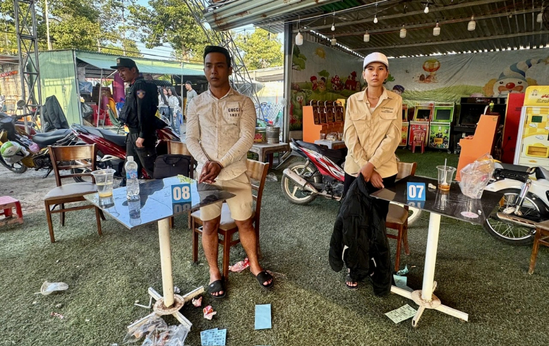 Bắt hàng chục đối tượng  dựng các gian hàng “ma” lừa đảo khách chơi rút thăm trúng thưởng -0