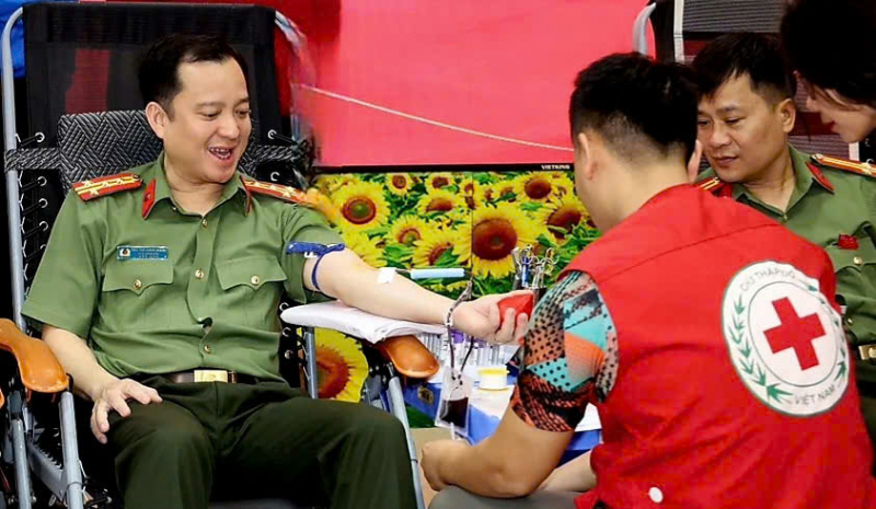 Hơn 2.000 CBCS Công an Thanh Hóa tham gia CLB “Ngân hàng máu sống” -0