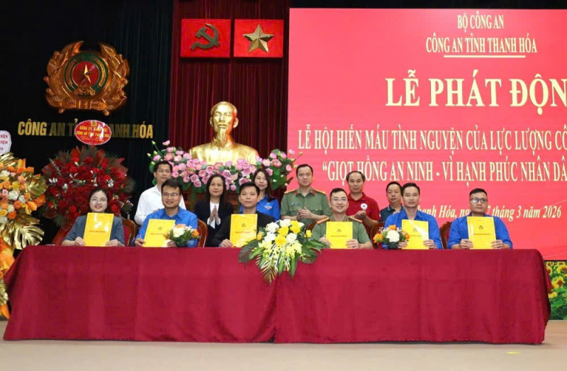 Hơn 2.000 CBCS Công an Thanh Hóa tham gia CLB “Ngân hàng máu sống” -0