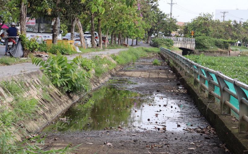 Nhếch nhác tại công trình trăm tỷ nhiều tai tiếng ở Cần Thơ -0