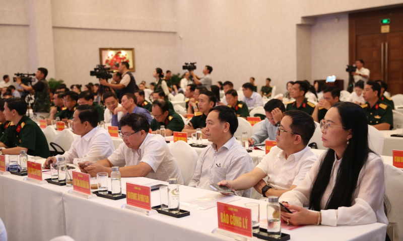 Quân khu 7 gặp mặt các cơ quan thông tấn, báo chí đầu Xuân Bính Ngọ 2026  -1