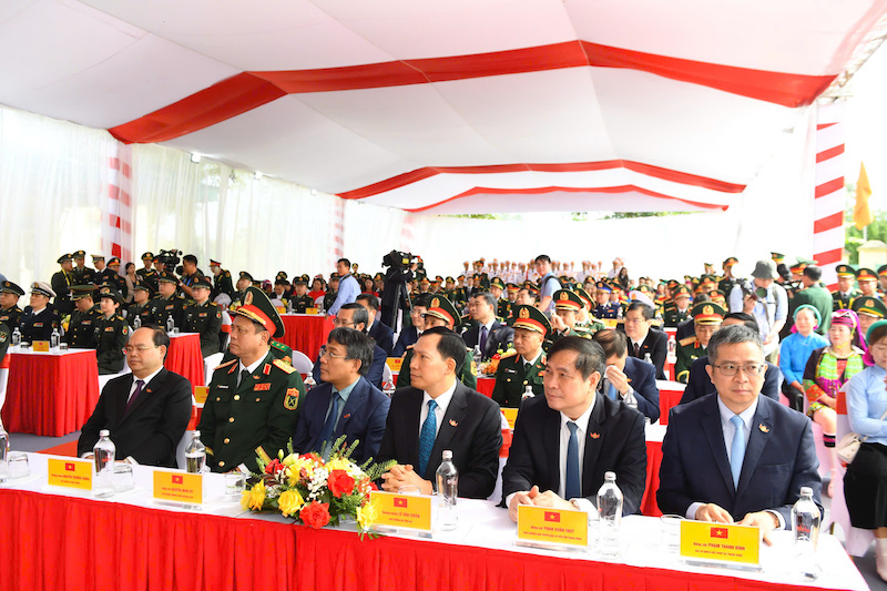 Nhịp cầu gắn kết tình hữu nghị của CBCS và nhân dân hai biên giới -0