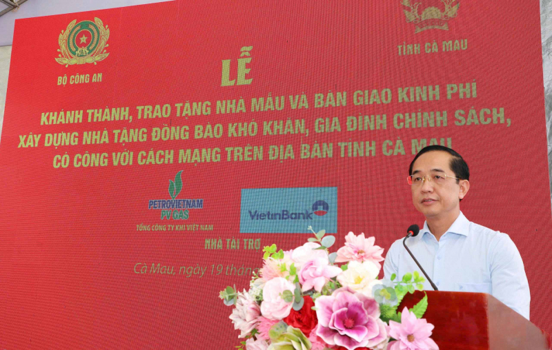 Bộ Công an bàn giao kinh phí xây dựng 500 căn nhà tặng các hộ khó khăn tại tỉnh Cà Mau -0