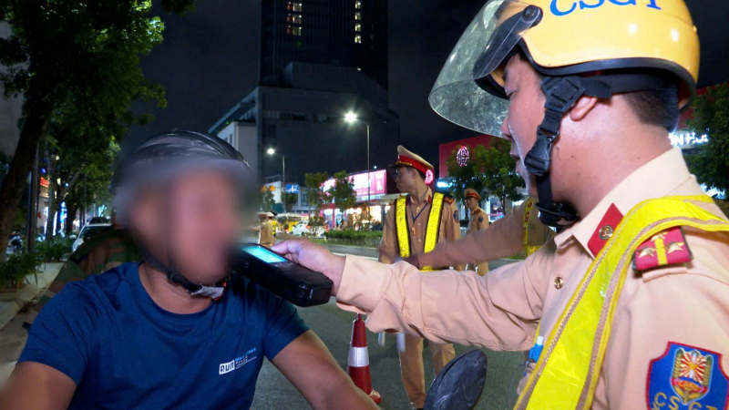 CSGT Công an TP Huế thực hiện quyết liệt nhiều giải pháp để giữ gìn trật tự ATGT -0