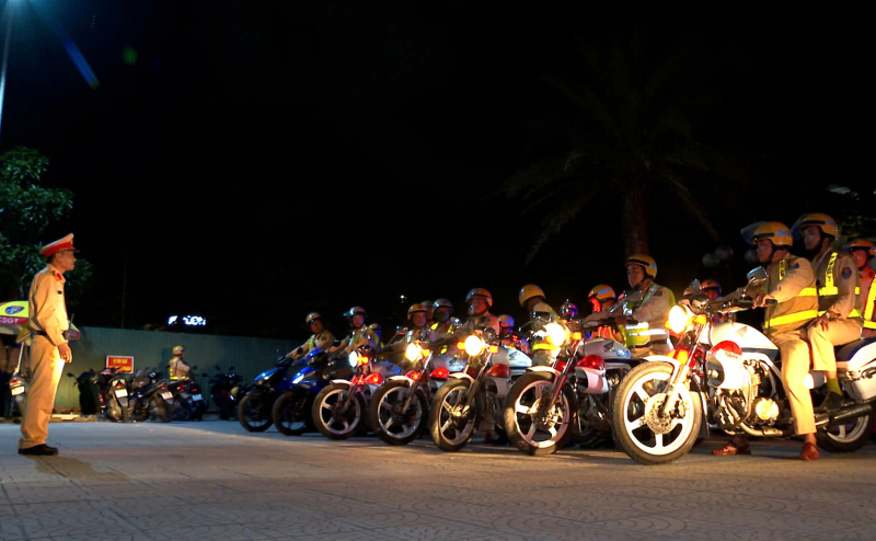 CSGT Công an TP Huế thực hiện quyết liệt nhiều giải pháp để giữ gìn trật tự ATGT -0